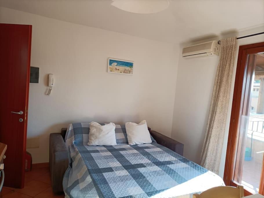 Bilocale Con Veranda E Posto Auto Privato Olbia